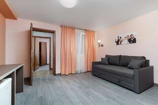 Гостевой дом Villa Bonda Одесса Cемейный номер с собственной ванной комнатой-7