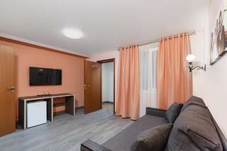 Гостевой дом Villa Bonda Одесса Cемейный номер с собственной ванной комнатой-8